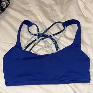 Lululemon free to be wild bra size 4
